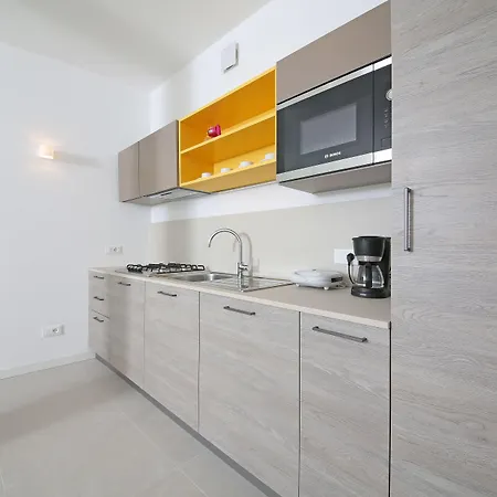 T14 Apartment *