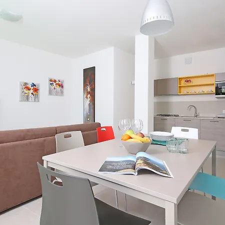 T14 Apartment *