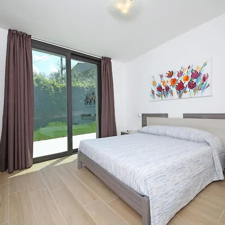 Apartment T14 *